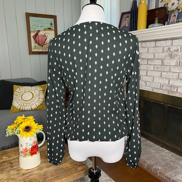 Vixbe diamond pattern faux wrap blouse - Picture 4 of 6